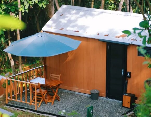 Bobocabin Madasari Glamping Laut Selatan