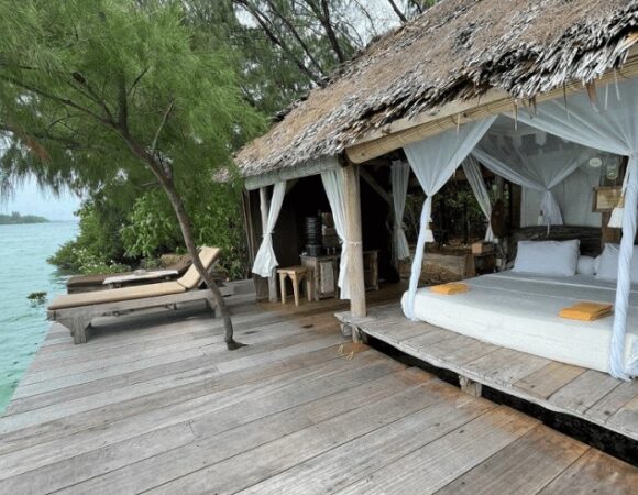 Pulau Macan Glamping 1,5 Jam dari Jakarta