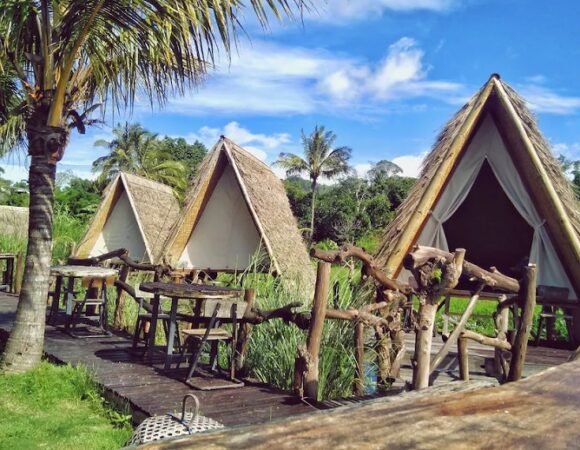 Njung Bali Glamping Pas di Tepi Danau Batur