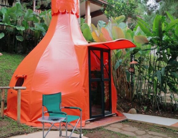 Fun Camp Glamping di The Lodge Maribaya