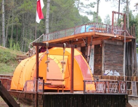 Palayangan Asri Riverside Glamping Tenda Oranye