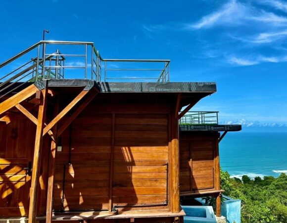 Watu Paris Glamping Kabin Kayu Pantai Selatan