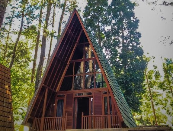 Wonderful Citamiang Glamping Cisarua