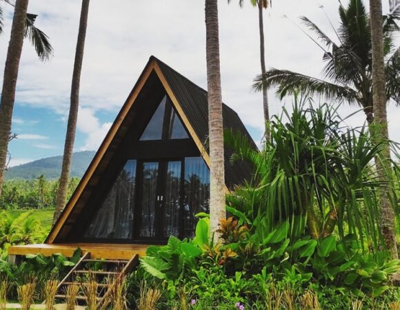 Desa Cabins Glamping Pantai Petangehan