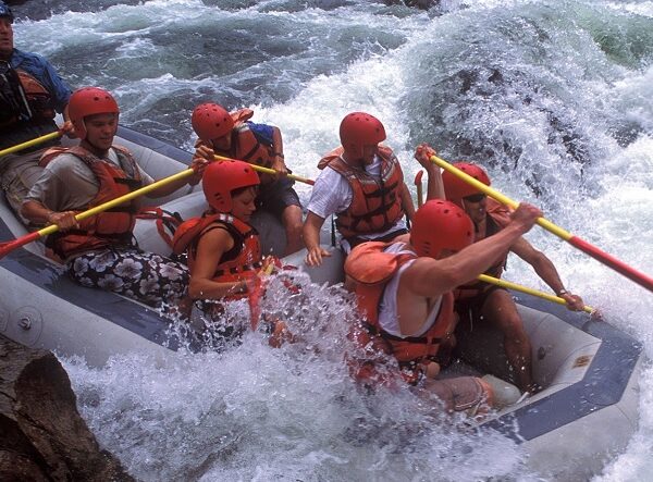 Rafting Sentul yang Seru di Kalibaru