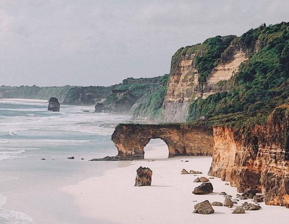 Tanjung Mareha Titik Pandang Samudera Hindia