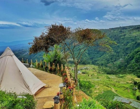 Sky Campsite Glamping Puncak Dua Sejuta View