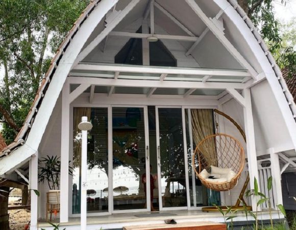 Kayakas Crib and Camp Glamping Kabin Pantai