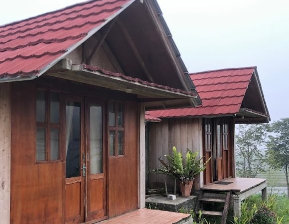 Griyo Butuh Glamping di Nepal Van Java