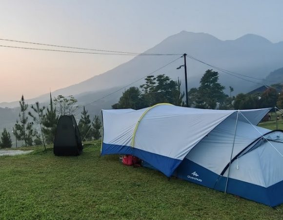 Alun Alun Kuta Genggelang Camping Kaki Salak