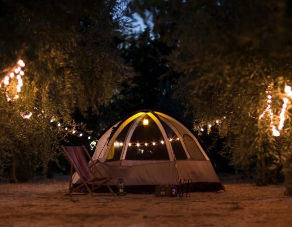 Yuk Tambahkan Lampu Dekorasi Camping