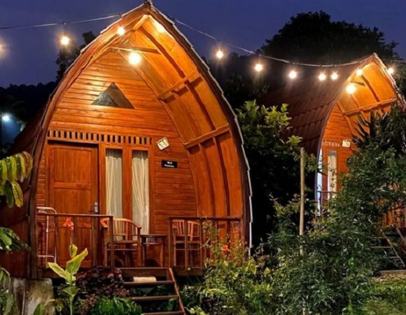 Wooden House Paseban Glamping Rumah Honai