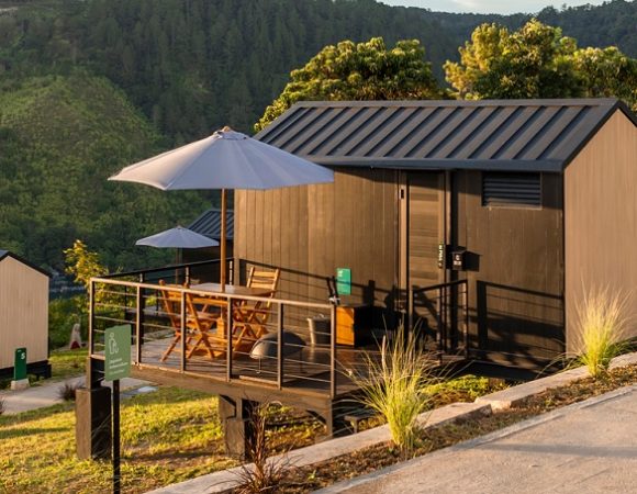 Bobocabin Patra Prapat Glamping Kabin Danau Toba